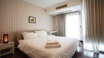 2 bedrooms, iron/ironing board, Internet, bed sheets