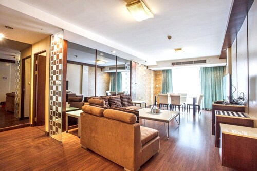 4C -  Appartement 2 chambres en centre-ville avec piscine commune