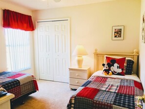 5 bedrooms, iron/ironing board, WiFi, bed sheets