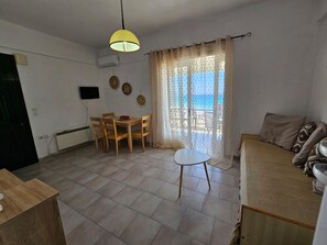 TV - Corfu Glyfada Menigos  150 (Glifada)