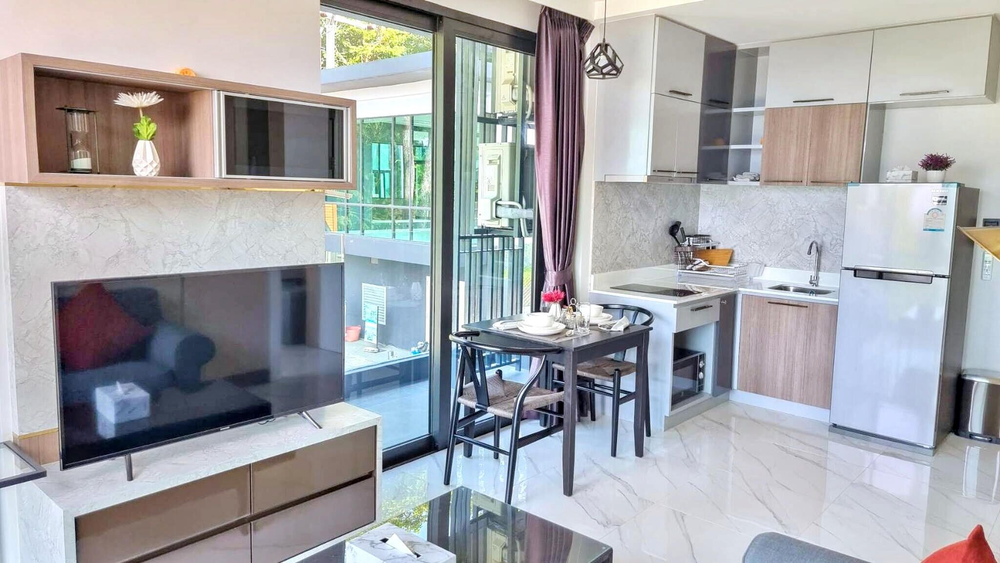 Fridge, microwave, stovetop, toaster