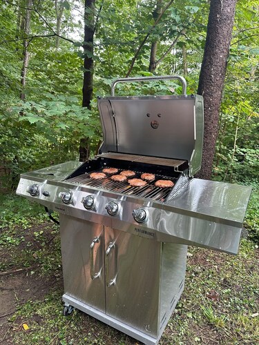 Cozy Historical Riverside Cottage on Salmon River - King and Queen Beds