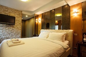 3 bedrooms, iron/ironing board, WiFi, bed sheets - Short-Term Rental Allowed - 2D Downtown Bkk Serviced Apartment (Krung Thep Maha Nakhon)