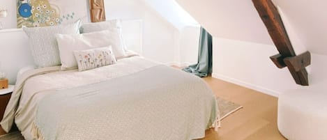 1 bedroom, desk, iron/ironing board, travel crib