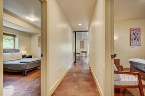 3 Schlafzimmer, Schreibtisch, Bügeleisen/Bügelbrett, WLAN