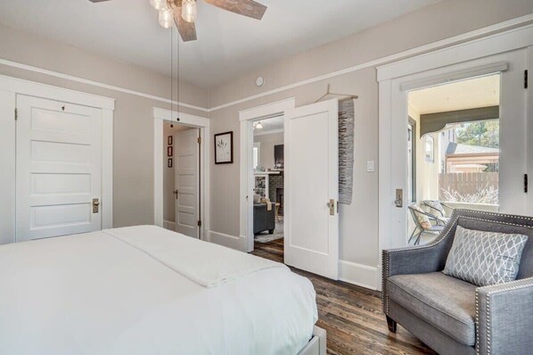 3 bedrooms, desk, iron/ironing board, WiFi