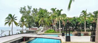 Luxury 2-Bedroom Condo with Ocean Views in Cha-am, Thailand