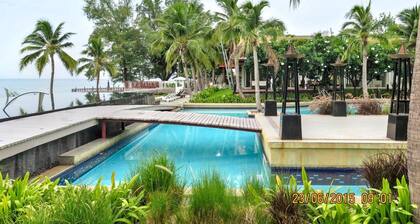 1703 - 2 Bdr Condo Seaview Boathouse Hua Hin