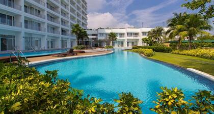 1703 - 2 Bdr Condo Seaview Boathouse Hua Hin