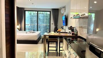 1 多间卧室、熨斗/熨衣板、上网接入、床单