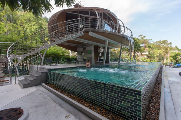 Pool - Emerald 211 - Studio with Balcony and shared Pool (Tambon Patong)