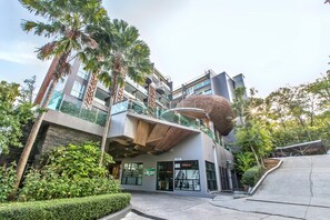 Exterior - Emerald 215 - Studio with Balcony and shared Pool (Tambon Patong)