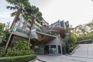 Exterior - Emerald 215 - Studio with Balcony and shared Pool (Tambon Patong)