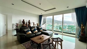 Interior - Emerald 702 - Triplex Penthouse With Stunning View (Pa Tong)