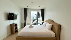 3 bedrooms, iron/ironing board, Internet, bed sheets - Emerald 702 - Triplex Penthouse With Stunning View (Pa Tong)