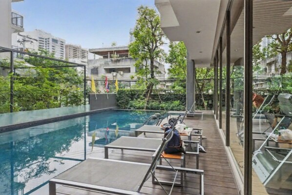 Pool - S39- 1 Bedroom Downtown Apt with Balcony and Pool (Krung Thep Maha Nakhon)