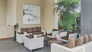 Terrace/patio - S39- 1 Bedroom Downtown Apt with Balcony and Pool (Krung Thep Maha Nakhon)