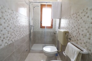 Combined shower/bathtub, hair dryer, towels - Casa Alice, Otranto, 2 Guests (Otranto)