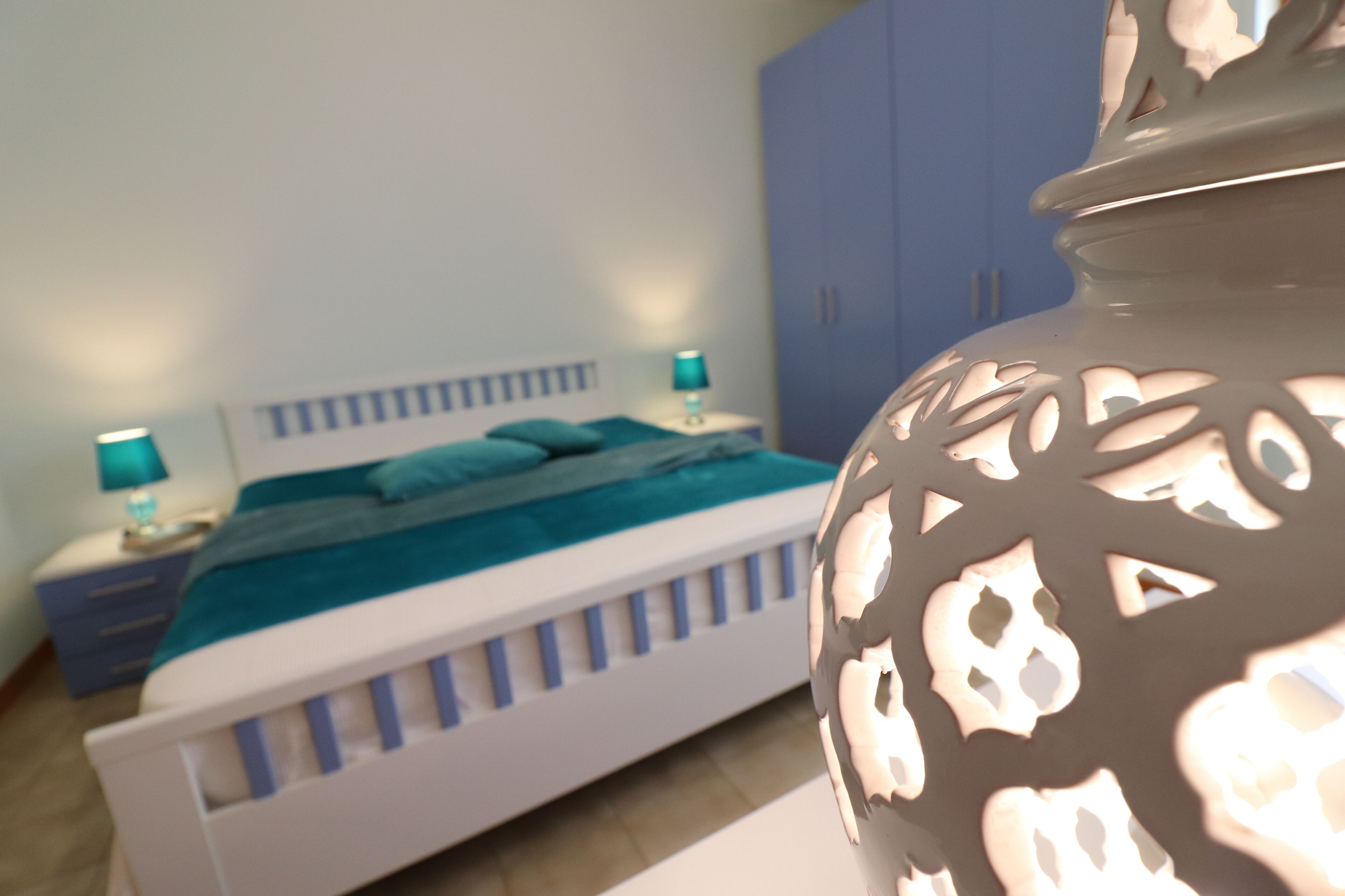 2 bedrooms, iron/ironing board, bed sheets