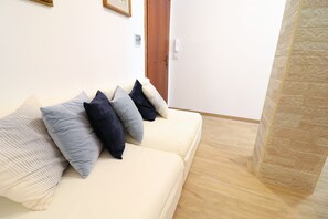 Interior - Holiday Home 'Aurora A Otranto' with Balcony and Air Conditioning (Otranto)