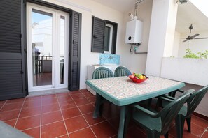 Outdoor dining - Carlotta's house in Otranto (Otranto)