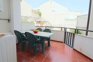 Outdoor dining - Carlotta's house in Otranto (Otranto)