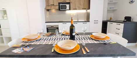 تناول الطعام