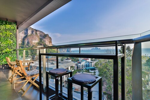 AO503 - Serviced Apartment mit 2 Schlafzimmern, Meerblick und Badewanne am Ao Nang Beach