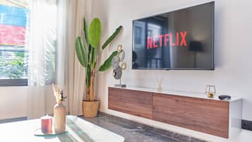 Leilighet – standard, 2 soverom | Oppholdsområde | Smart-TV, Netflix, premierefilmer og filmkjøp