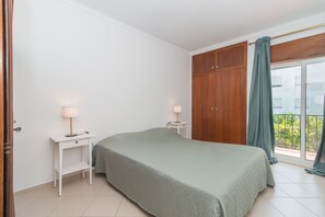 2 室のベッドルーム、アイロン / アイロン台、WiFi、ベッドシーツ