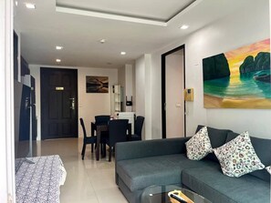 TV - 6-37 - 2 Bdr Condo with Balcony and shared Pool (Tambon Patong)