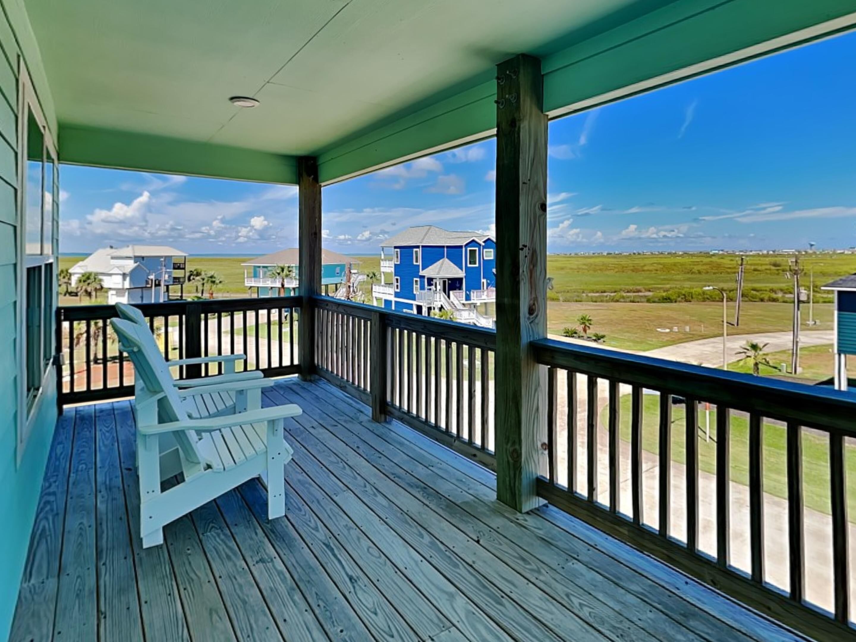 Beach and Bay View | Access to Beach & Community Pool!