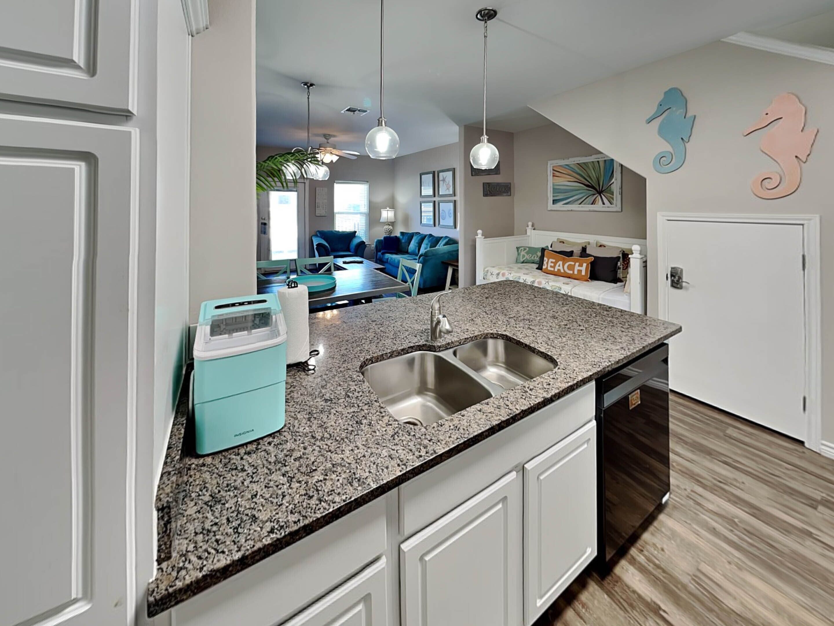 Trestles | Pet-friendly + Steps To Pool & Beach - Corpus Christi, TX