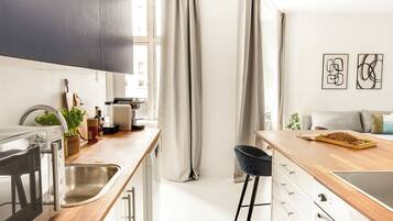 Réfrigérateur, four, plaque de cuisson, lave-vaisselle