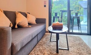 TV - B507 - 1 Bedroom Serviced Apartment Top Floor Pool View at Ao Nang (Tambon Ao Nang)