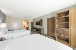 1 bedroom, laptop workspace, blackout curtains, iron/ironing board - MainStay Suites Fort Myers East I-75 (Fort Myers)