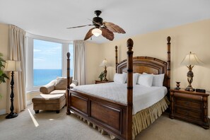 2 bedrooms, iron/ironing board, free WiFi, bed sheets - 🏝️Gulf Front-2 Pools-XL Balcony-Onsite Starbucks-Emerald Beach 930🏝️ (Panama City Beach)