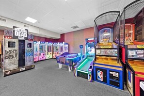 Game room - Carousel 606 by Seaside Vacations & Sales (Ocean City)