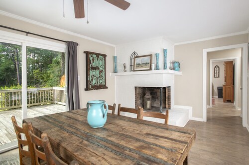 Beautiful 5 Bedroom Home-Cardinal Seas