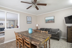 Casa, 5 quartos | Área de estar | Smart TV