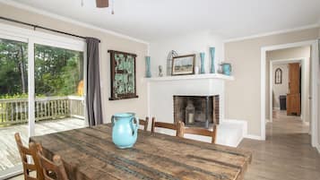 House, 5 Bedrooms | Outdoor dining