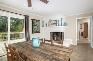 House, 5 Bedrooms | Outdoor dining