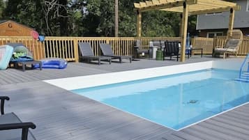 House, 5 Bedrooms | Pool