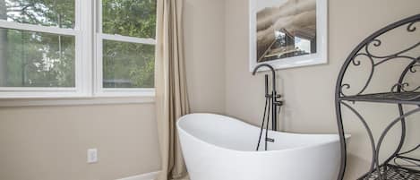 House, 5 Bedrooms | Bathroom