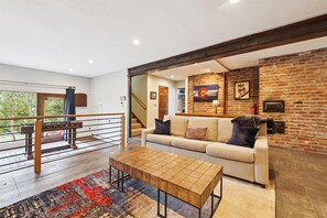 House, 3 Bedrooms | Living area
