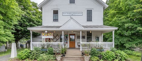 Condo, 4 Bedrooms | Property grounds