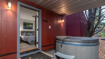 Condo, 4 Bedrooms | Outdoor spa tub