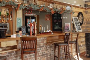 Bar (on property) - The Horton Inn (Wimborne)