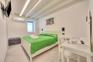 Standard Apartment, Multiple Bedrooms (Ulivo Apt - Palazzo Palermo 1817) | 2 bedrooms, free WiFi, bed sheets