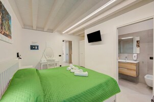 2 多间卧室、免费 WiFi、床单